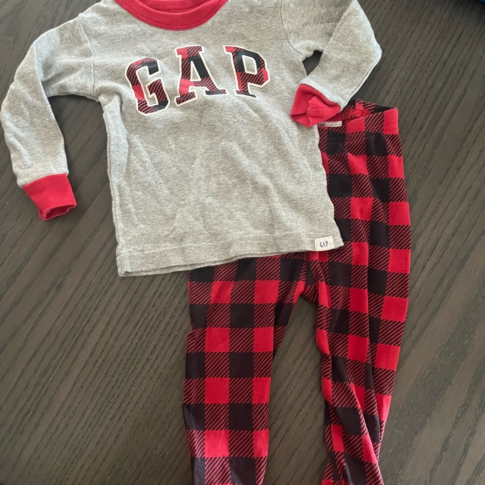 GAP Kids Plaid Gray and Red Pajama Set